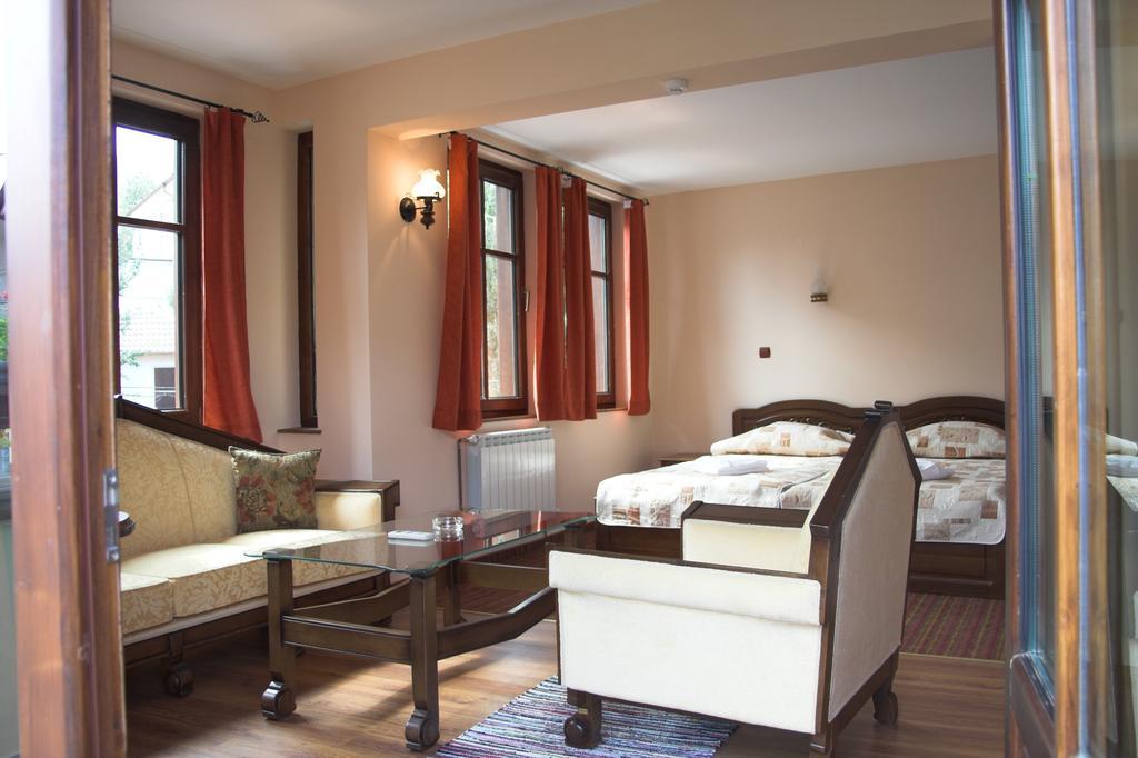 אסנובגראד Hotel Old Times חדר תמונה